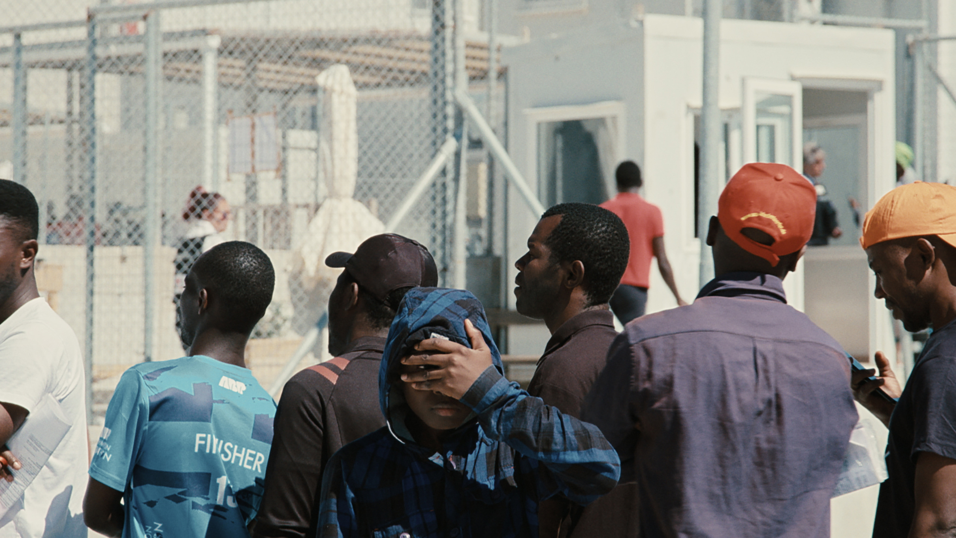 Menschen hinter Gittern