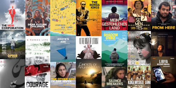 Leute sitzen im Kino